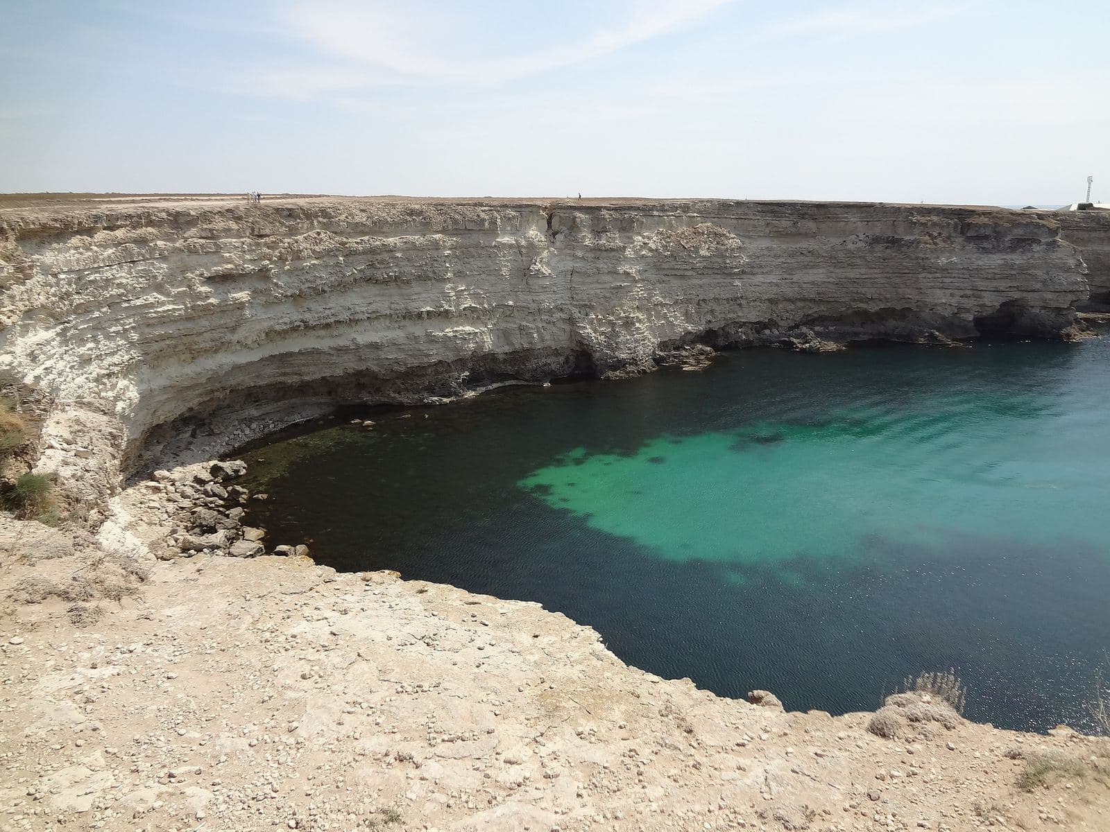 Tarkhankut: white cliffs and turquoise water beside plot no. 5